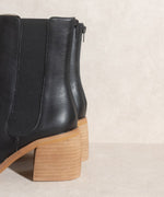 Load image into Gallery viewer, Oasis Society Olivia - Chelsea Heel Boots
