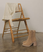 Load image into Gallery viewer, Oasis Society Olivia - Chelsea Heel Boots
