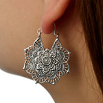 Load image into Gallery viewer, Style Metal Floral Flower Earrings
