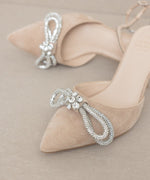 Load image into Gallery viewer, Oasis Society Chelsea - Bow Front Kitten Heel
