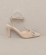Load image into Gallery viewer, Oasis Society Chelsea - Bow Front Kitten Heel
