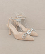 Load image into Gallery viewer, Oasis Society Chelsea - Bow Front Kitten Heel
