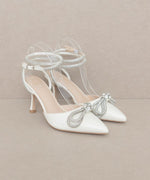 Load image into Gallery viewer, Oasis Society Chelsea - Bow Front Kitten Heel
