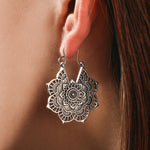 Load image into Gallery viewer, Style Metal Floral Flower Earrings
