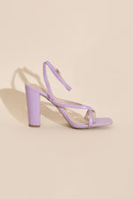 Load image into Gallery viewer, NILE-5 Thong Strappy Heels
